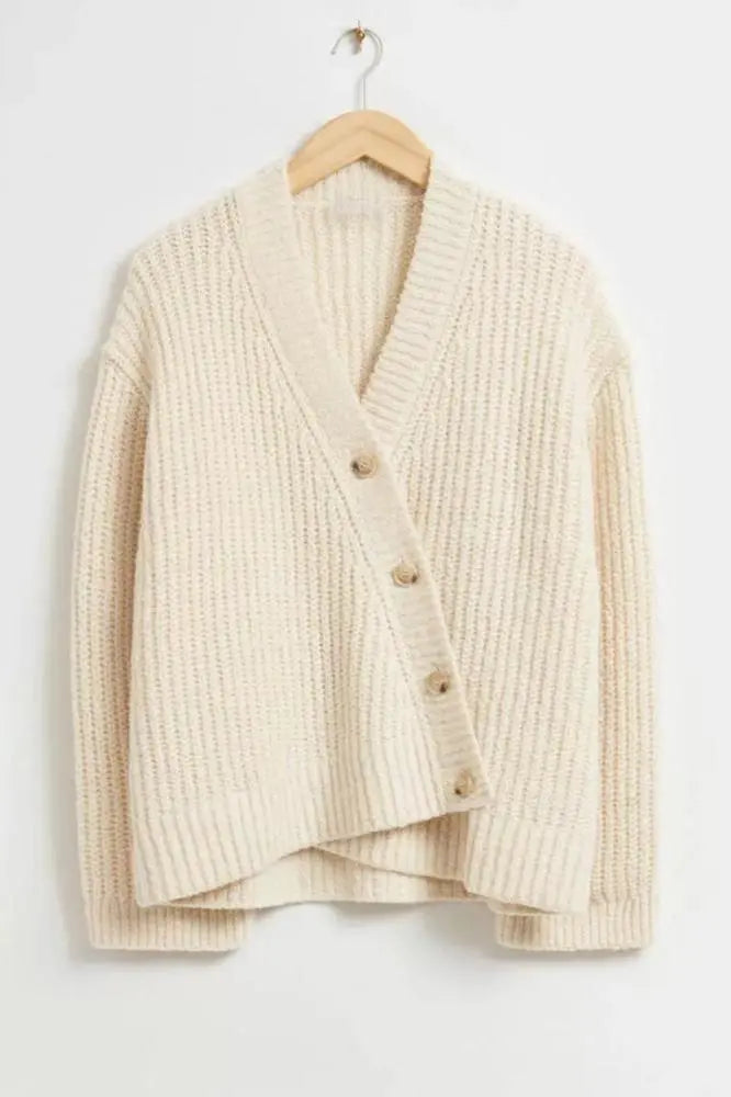 Women’s pullover sweater with relaxed fit and ribbed trim