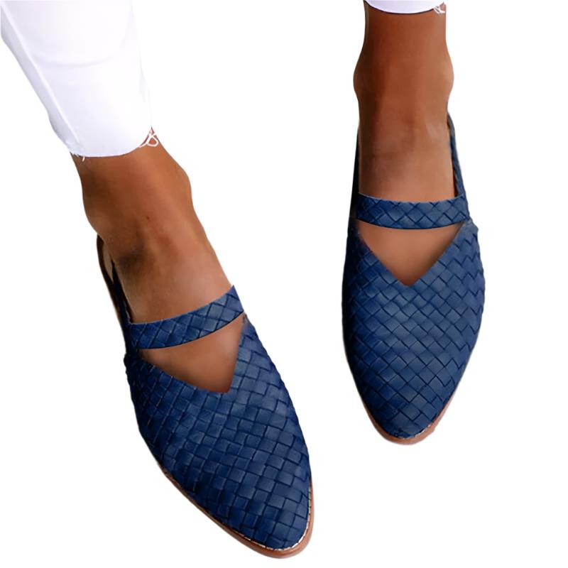 Women’s sandals with minimal straps and flat base