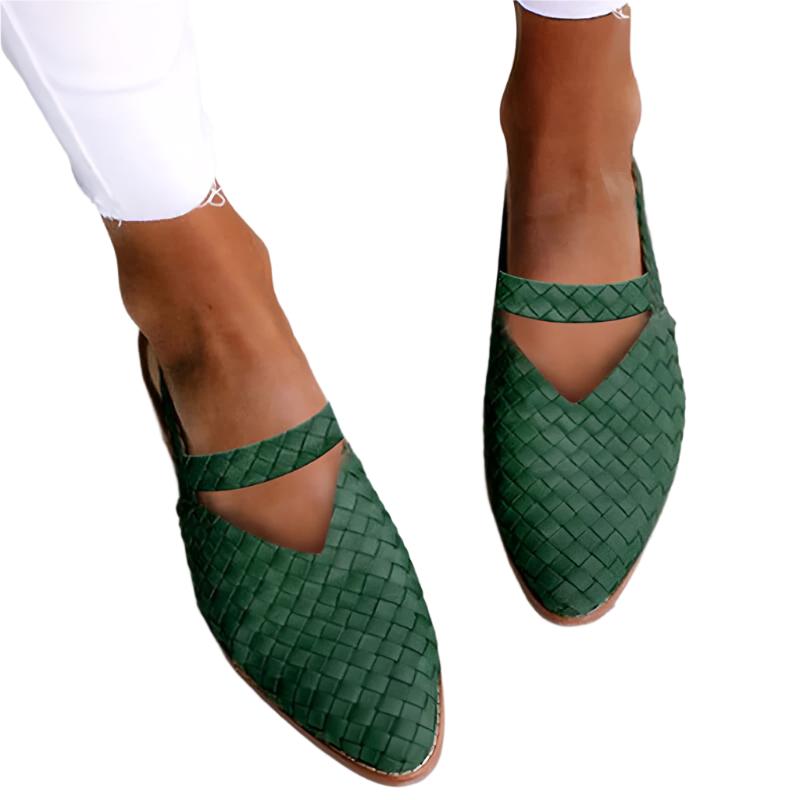 Women’s sandals with minimal straps and flat base