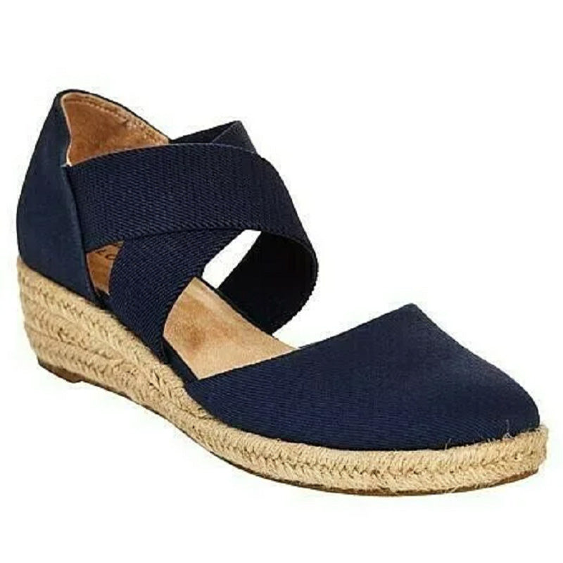 Women’s espadrille flats with crossed straps and non-slip sole