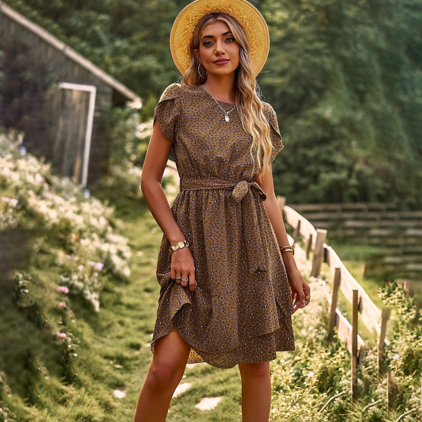 Laura | Fashionable Dress With Flattering Waistband