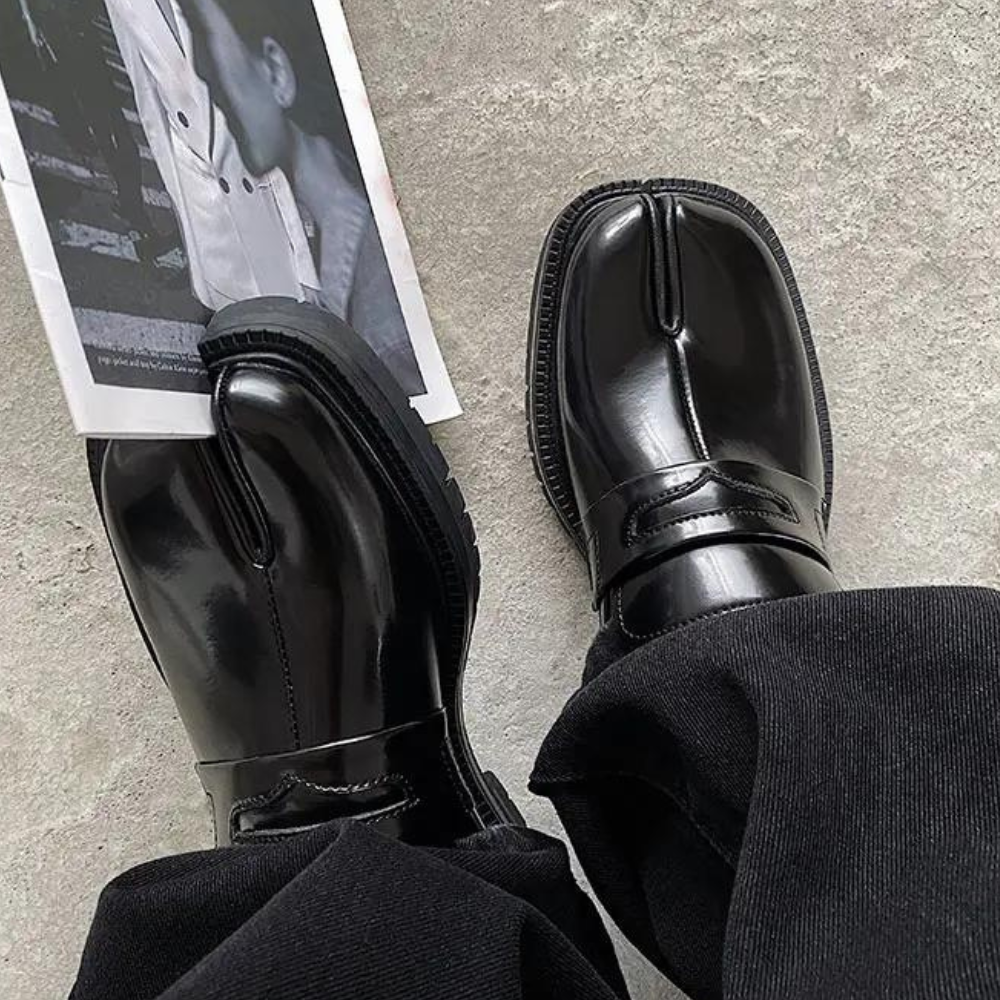 Men’s dress shoes with split-toe design and cushioned sole